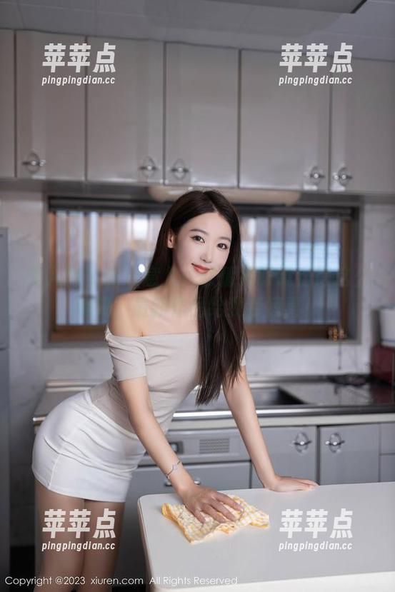 秀人网 - 新玩意儿：软情把眼镜整得这么有戏，最新作品给我点惊喜！