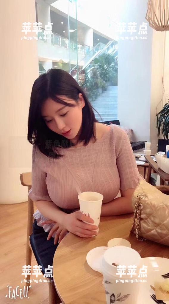 微密圈 - 紫色哒豚豚出击：油亮的私房美图能否击中你的心？
