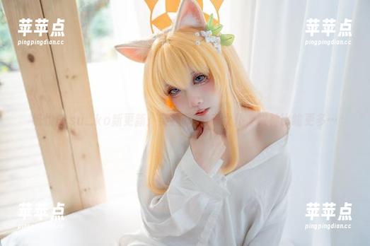 纸悦Etsu_ko新更新：芙拉菲·奇奇女仆，眼神比喻更多…