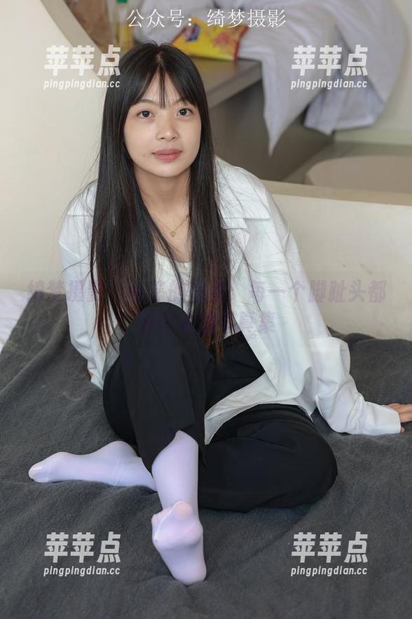绮梦摄影 - 小艺的美足：每一个脚趾头都有话说的写真集