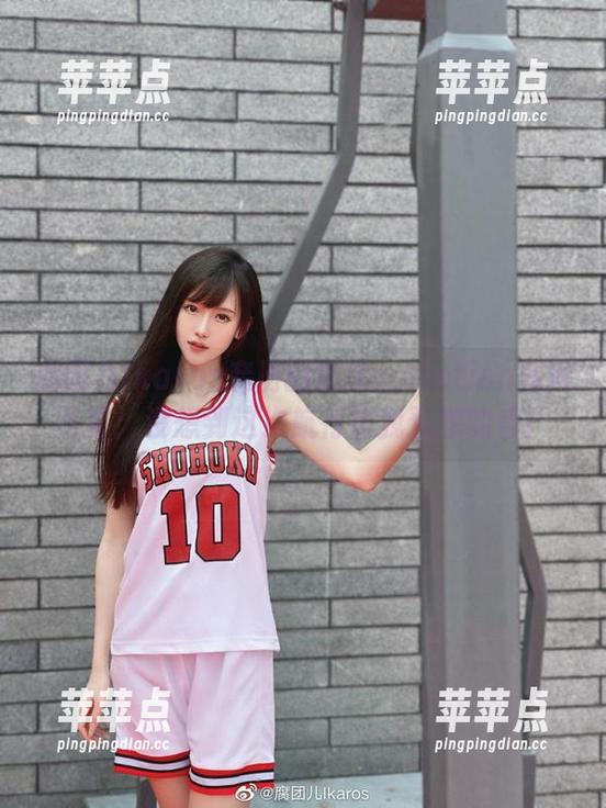腐团儿Ikaros亲历的舰队colletion岛风写真：没想到这次航行比我预想的香！