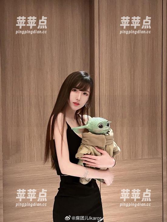 看到腐团儿Ikaros的泳装写真，咦，我这不就是在海里做梦吗？