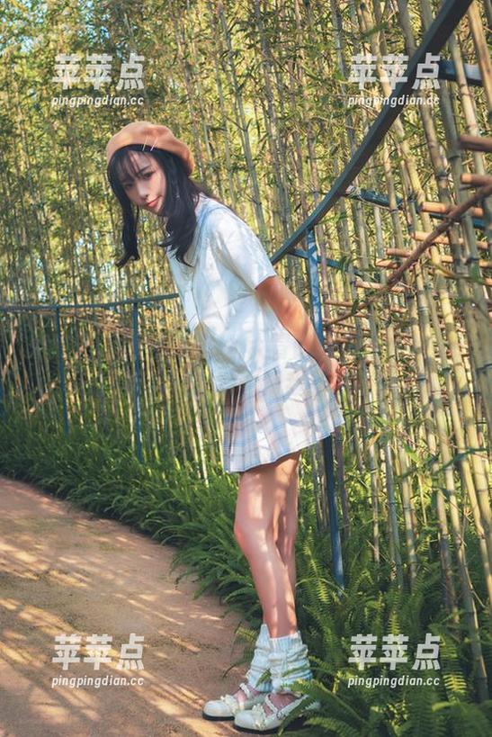 西呱呀呀呀的淡蓝JK大冒险：原图whereat民宿监狱？套图帮我打包一份！