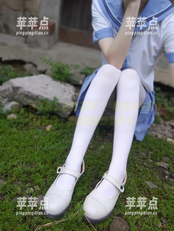 看，西尔酱又出新花样了！死库水校服作品原图，我的眼睛想要更多。