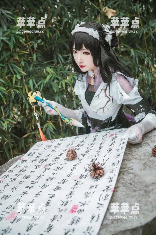 许多鱼鱼鱼的自拍怎么能那么高清，容颜如画，让我自愧不如！
