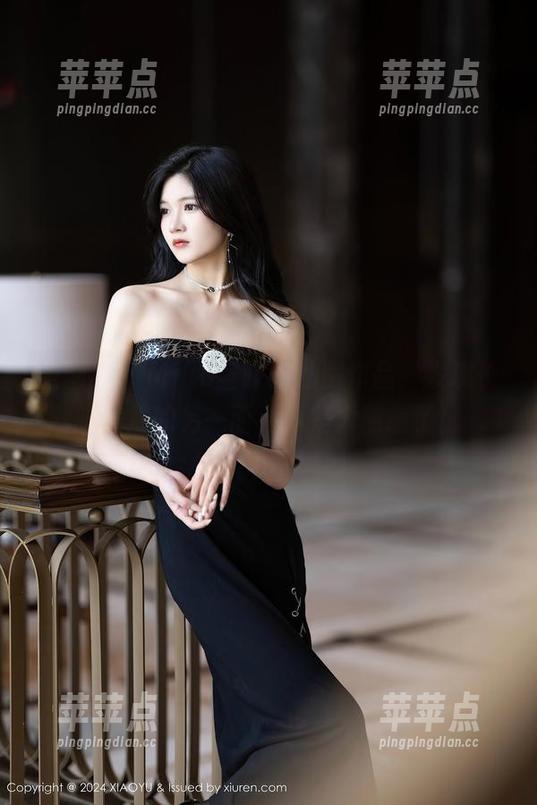 语画界 - Miko酱吖的私房作品，发现长腿美眉的另一面，真是太随意了！
