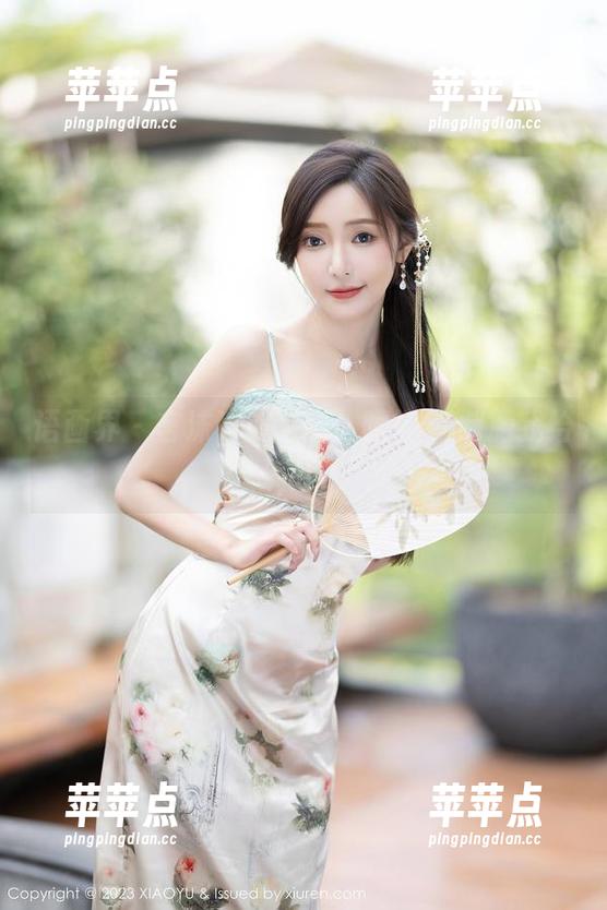 语画界 - 言沫这波美图，眼镜OL制服我给满分！