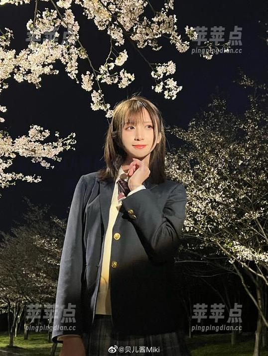 贝儿酱Miki 在线看贝儿酱Miki女仆合集,哇,这画风跟我想的不一样,哈哈。