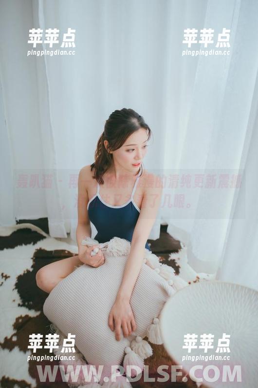 轰趴猫 - 再一次被陈雅漫的清纯更新震撼，没忍住又多看了几眼。
