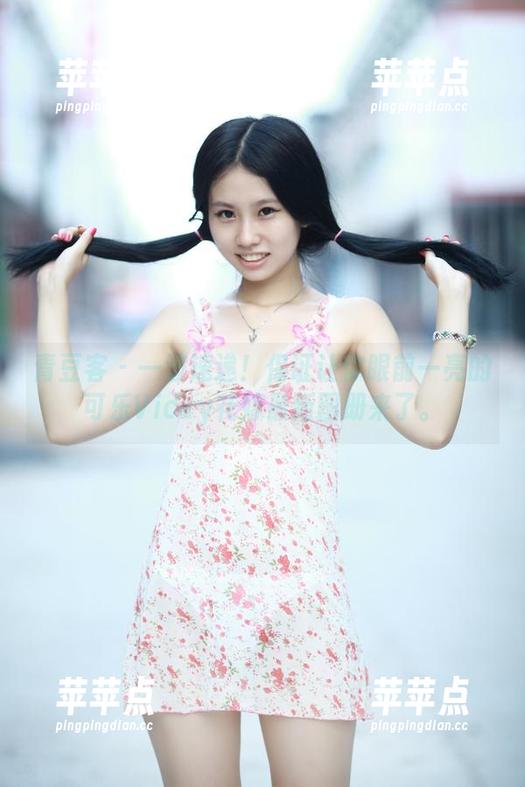 青豆客 - 一波速递！保证让你眼前一亮的可乐Vicky花嫁最新图册来了。