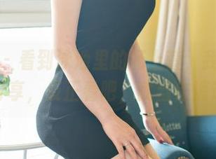 青豆客 – 看到泳池里的杨上萱，我决定原图分享，反正看吧，就当作消遣。
