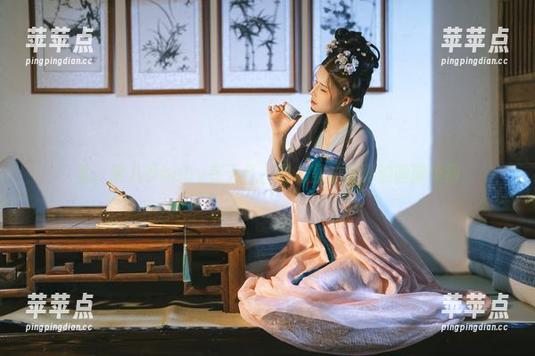 看，鹿八岁baby在天台，图包里的写真油画般美丽